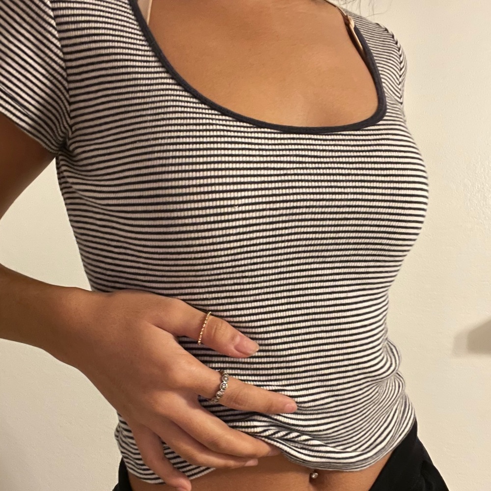 Abercrombie and Fitch ribbed crop tee